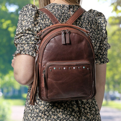 Concealed Carry Sawyer Leather BackpacConcealed Carry Sawyer Leather Backpack - Locking YKK Holster Purse - Women Bag for Gun - Gun Owner Outdoor Bag - Outdoors Gun Bag - Women's Conceal Carry Purse for Firearm - Women Gun Users - gun carrier backpack - best gun carrying backpack- best gun carry backpack - Pistol and Firearm Bag - Western Hide Backpack - Boho Stylish Backpack for Women - Universal Holster Bag - Marley Unisex Backpack - Women's Concealed Carry Bagpack - premium leather backpack